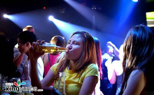 梦到酒吧女是什么意思_做梦梦见酒吧女 梦到酒吧女是什么意思_做梦梦见酒吧女